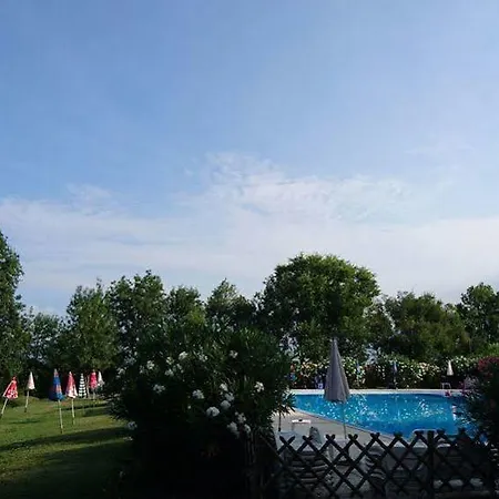 Borgo La Colombara Bed & Breakfast 3*